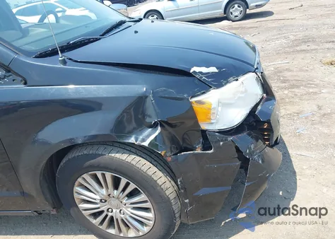 2011 Chrysler Town & Country Limited из США, поврежденный, VIN 2A4RR6DG3BR649351